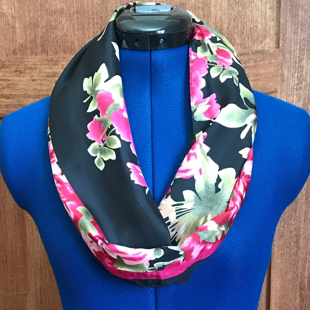 ππΈπΊπOscar de la Renta Floral Scarf ππΊπΈπ - Picture 3 of 8